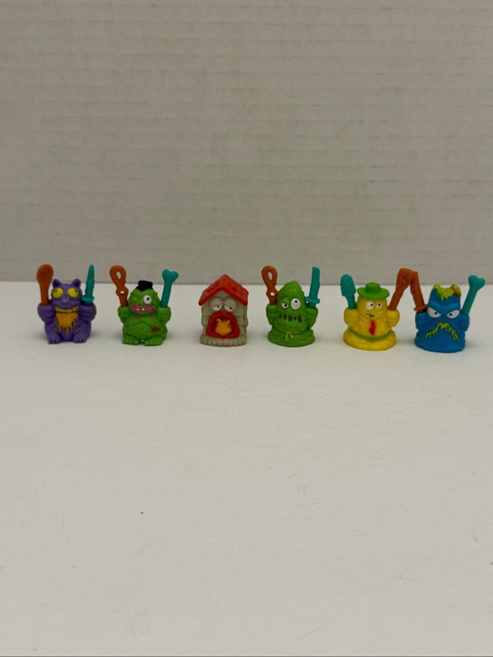 Moose The Trash Pack Lot of 6 Mini Action Figures